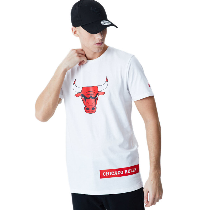 New Era Tee-shirt New Era CHICAGO BULLS BLOCK WORDMARK New Era Tee-shirt New Era CHICAGO BULLS BLOCK WORDMARK